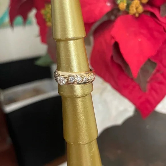 ANTIQUE Edwardian 14k Gold Five-Stone Diamond Ring - Picture 15 of 15